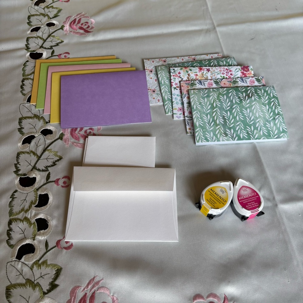 Stamping starter set-10 cards and envelopes with 2 ink pads